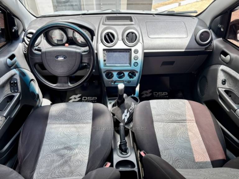 FORD - FIESTA - 2010/2010 - Prata - R$ 31.900,00