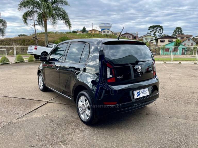 VOLKSWAGEN - UP - 2017/2018 - Preta - R$ 62.900,00