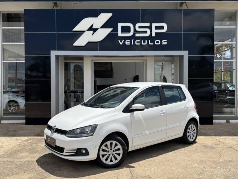 VOLKSWAGEN - FOX - 2015/2015 - Branca - R$ 45.900,00