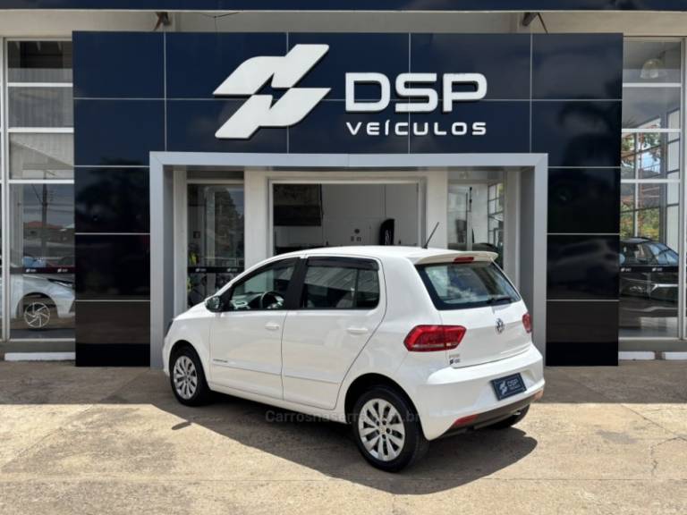 VOLKSWAGEN - FOX - 2015/2015 - Branca - R$ 45.900,00