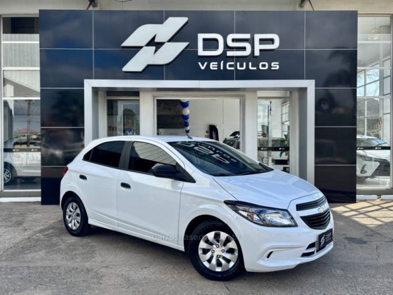 CHEVROLET - ONIX - 2019/2019 - Branca - R$ 55.900,00