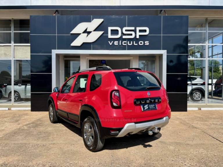 RENAULT - DUSTER - 2017/2018 - Vermelha - R$ 73.900,00