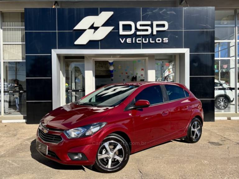 CHEVROLET - ONIX - 2017/2018 - Vermelha - R$ 66.900,00
