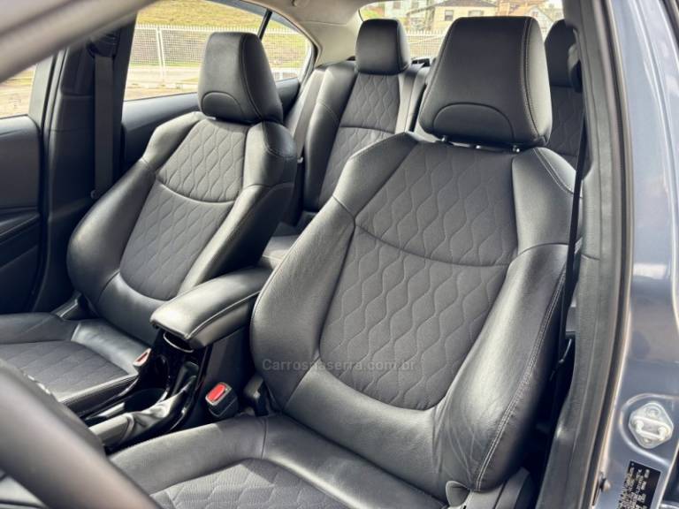TOYOTA - COROLLA - 2019/2020 - Cinza - R$ 115.900,00
