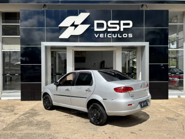 FIAT - SIENA - 2010/2011 - Prata - R$ 29.900,00