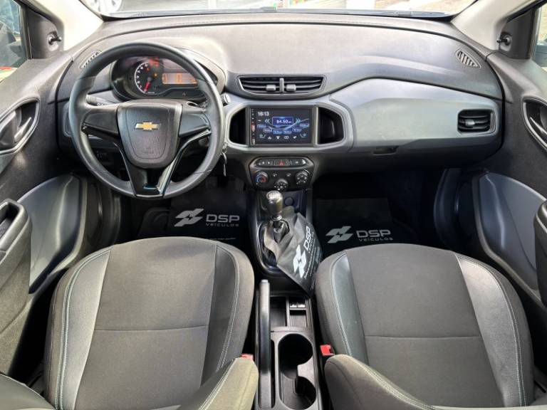CHEVROLET - ONIX - 2021/2021 - Branca - R$ 65.900,00
