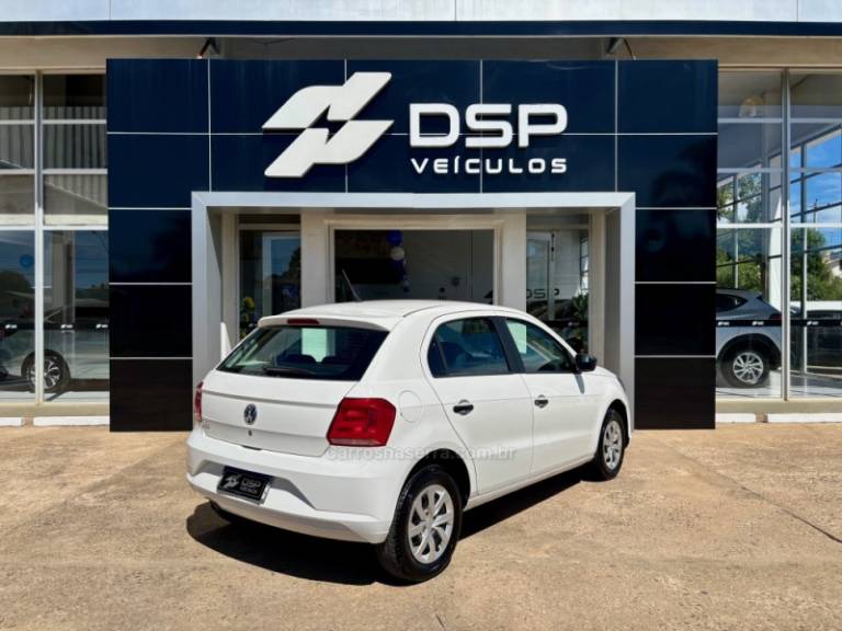 VOLKSWAGEN - GOL - 2022/2023 - Branca - R$ 61.900,00