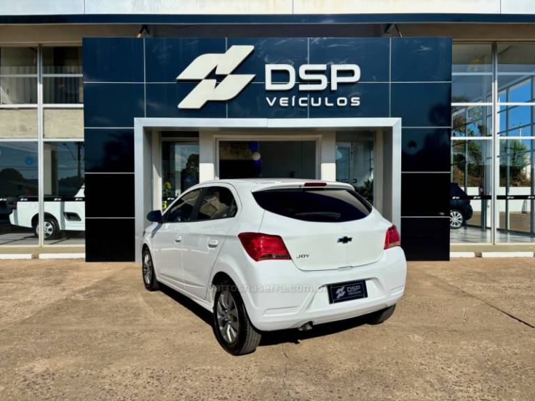 CHEVROLET - ONIX - 2021/2021 - Branca - R$ 65.900,00