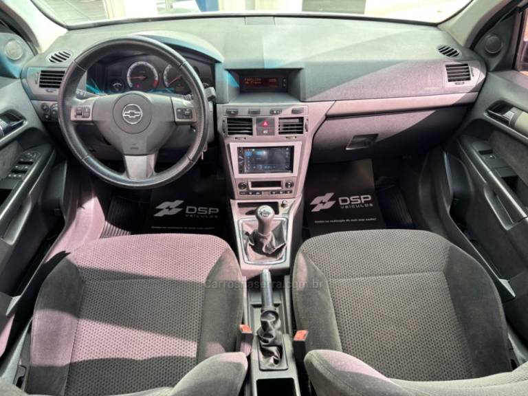CHEVROLET - VECTRA - 2010/2011 - Branca - R$ 43.900,00