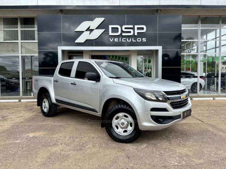 CHEVROLET - S10 - 2017/2018 - Prata - R$ 112.900,00