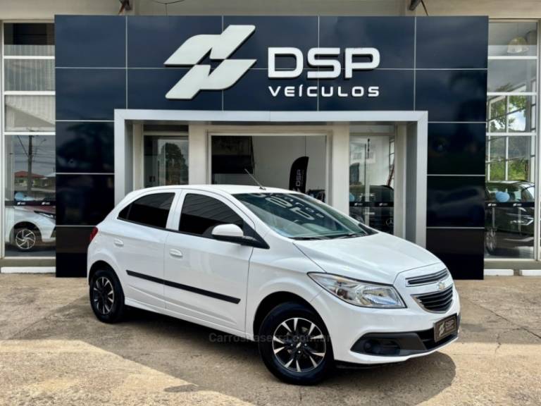 CHEVROLET - ONIX - 2013/2013 - Branca - R$ 42.900,00