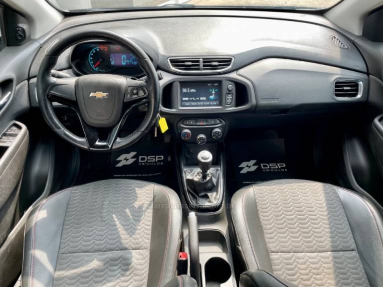 CHEVROLET - ONIX - 2016/2017 - Preta - R$ 63.900,00