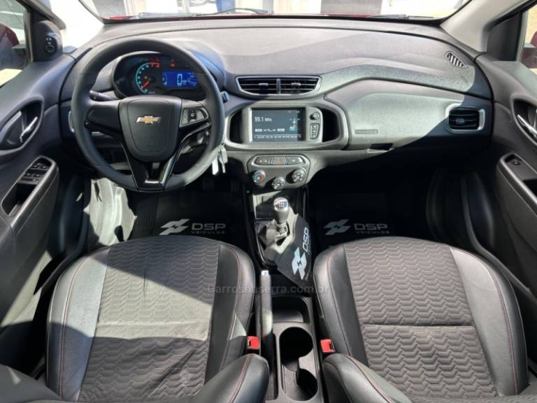 CHEVROLET - ONIX - 2017/2018 - Vermelha - R$ 66.900,00