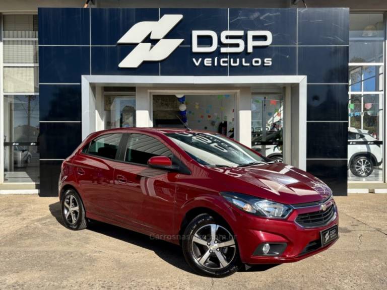 CHEVROLET - ONIX - 2017/2018 - Vermelha - R$ 66.900,00