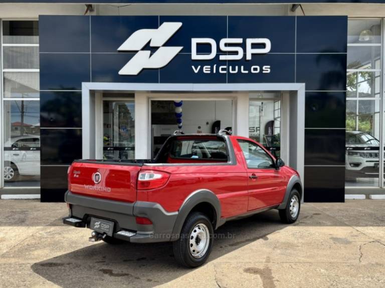 FIAT - STRADA - 2016/2017 - Vermelha - R$ 49.900,00