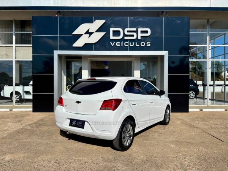 CHEVROLET - ONIX - 2021/2021 - Branca - R$ 65.900,00