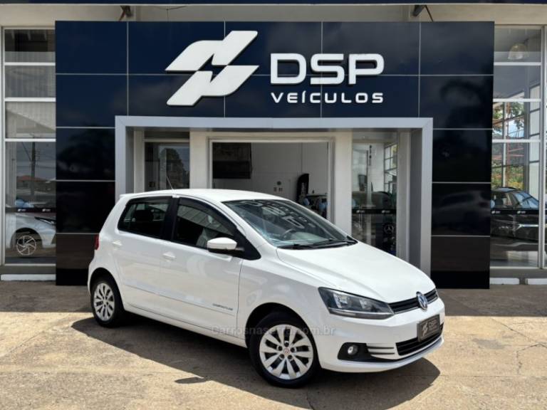 VOLKSWAGEN - FOX - 2015/2015 - Branca - R$ 46.900,00