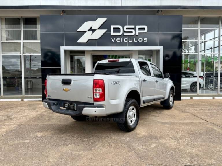 CHEVROLET - S10 - 2017/2018 - Prata - R$ 112.900,00