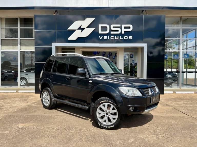 MITSUBISHI - PAJERO TR4 - 2010/2011 - Preta - R$ 61.900,00