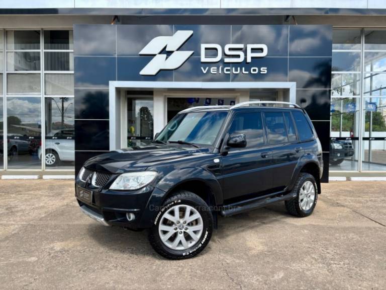 MITSUBISHI - PAJERO TR4 - 2010/2011 - Preta - R$ 61.900,00