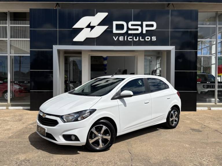 CHEVROLET - ONIX - 2016/2017 - Branca - R$ 64.900,00