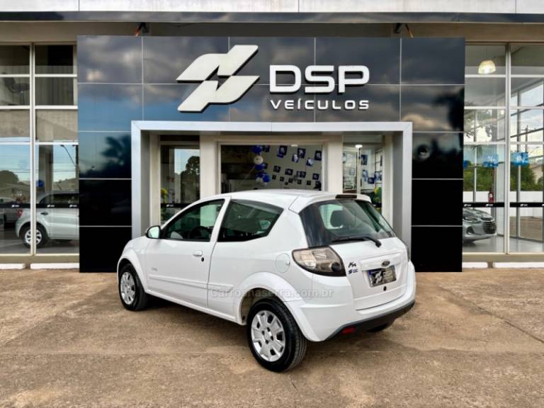 FORD - KA - 2012/2013 - Branca - R$ 28.900,00