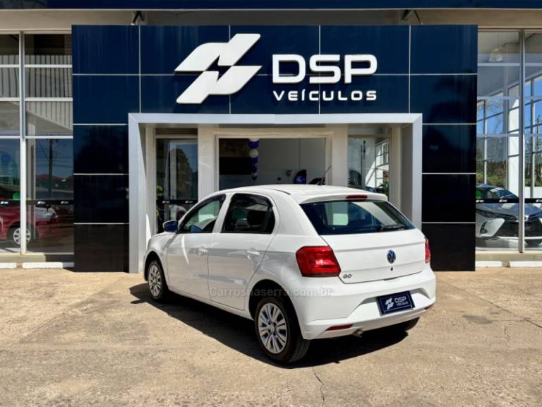 VOLKSWAGEN - GOL - 2017/2018 - Branca - R$ 46.900,00