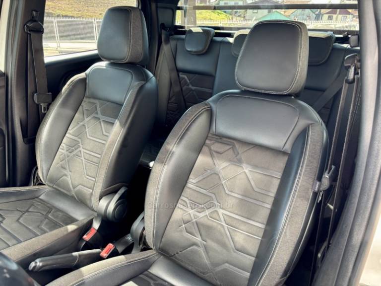 FIAT - STRADA - 2020/2021 - Branca - R$ 99.900,00