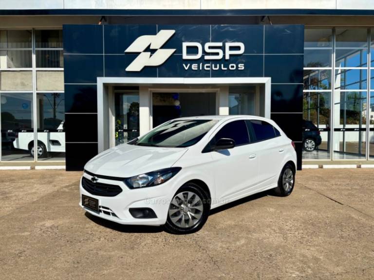CHEVROLET - ONIX - 2021/2021 - Branca - R$ 65.900,00