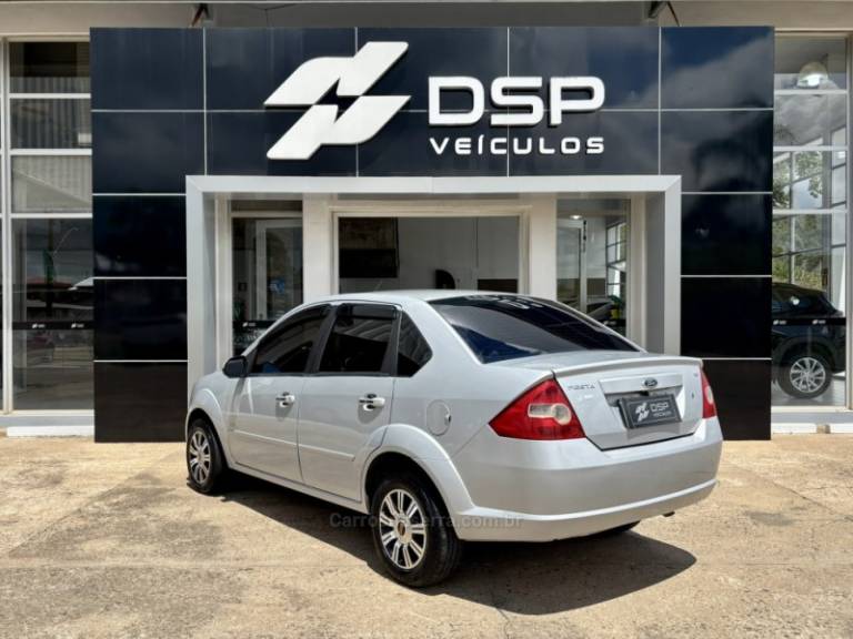 FORD - FIESTA - 2010/2010 - Prata - R$ 31.900,00