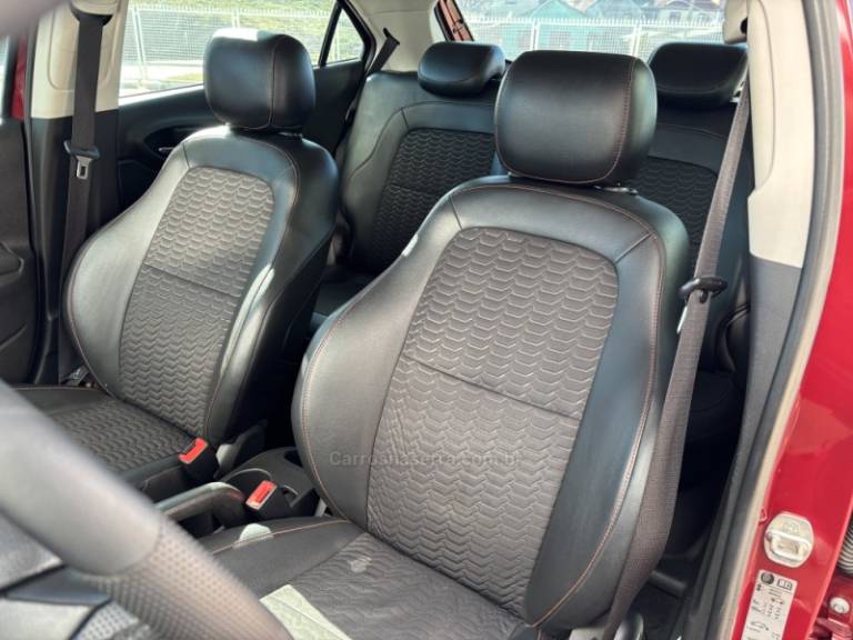CHEVROLET - ONIX - 2017/2018 - Vermelha - R$ 66.900,00
