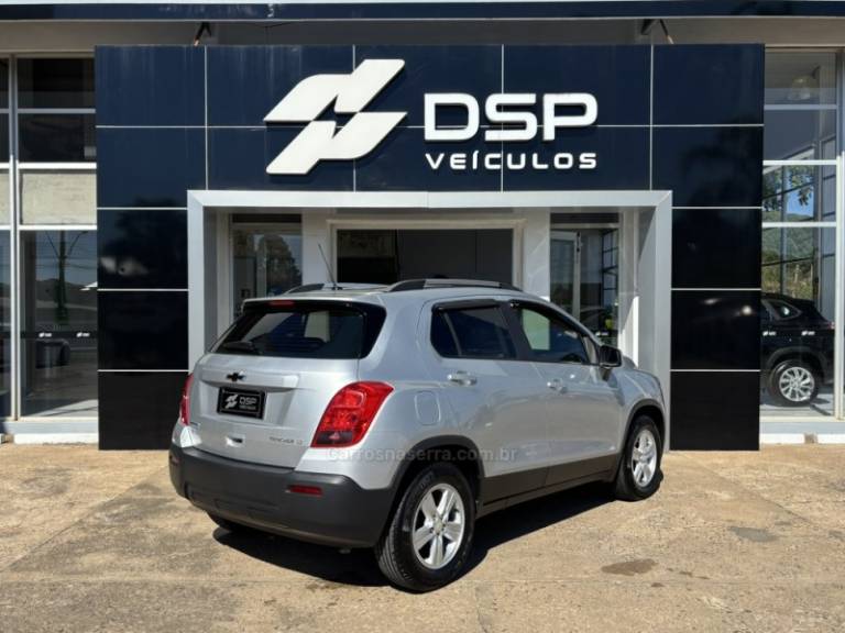 CHEVROLET - TRACKER - 2016/2016 - Prata - R$ 73.900,00