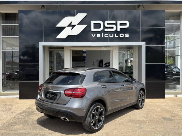 MERCEDES-BENZ - GLA 200 - 2018/2019 - Cinza - R$ 136.900,00