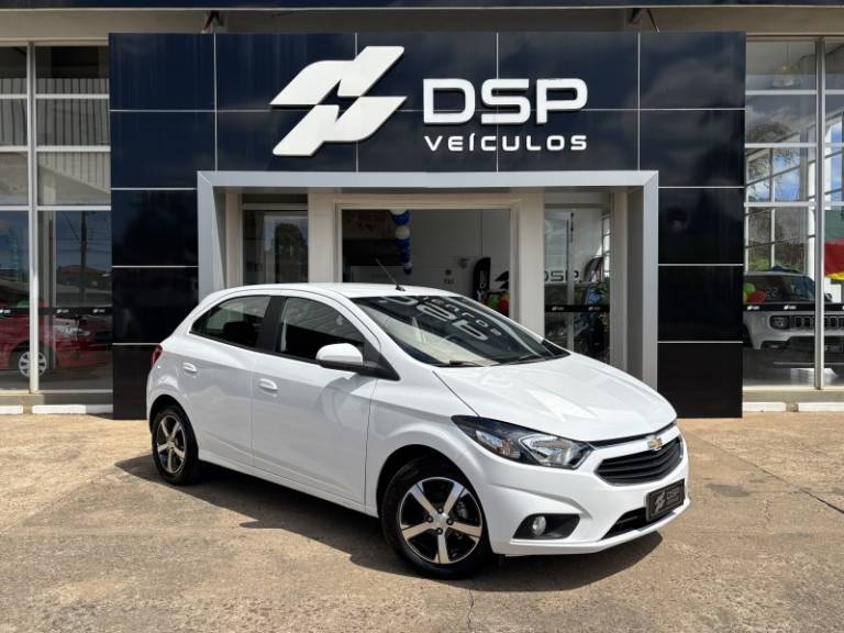 CHEVROLET - ONIX - 2016/2017 - Branca - R$ 64.900,00