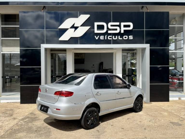 FIAT - SIENA - 2010/2011 - Prata - R$ 29.900,00