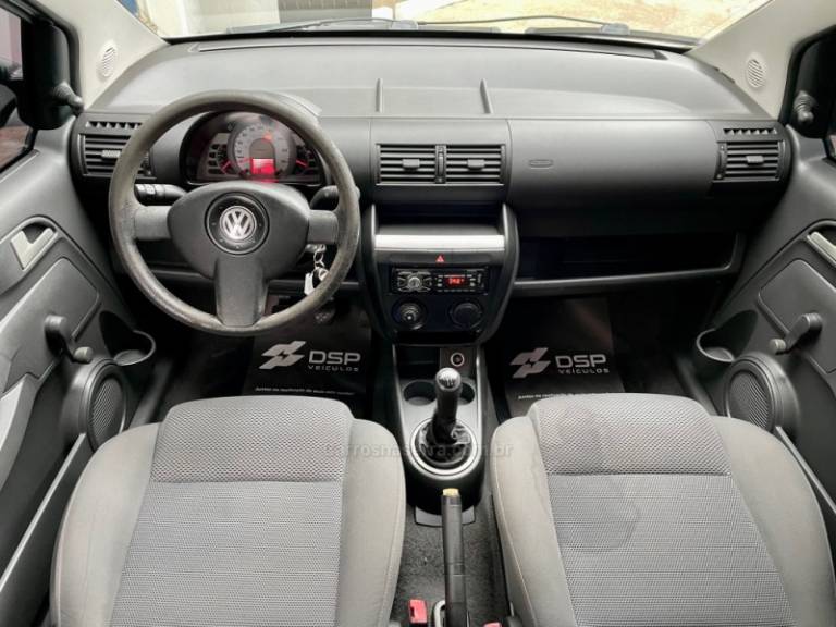 VOLKSWAGEN - FOX - 2008/2008 - Prata - R$ 18.900,00