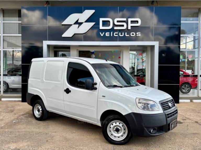 FIAT - DOBLÓ - 2014/2015 - Branca - R$ 48.900,00
