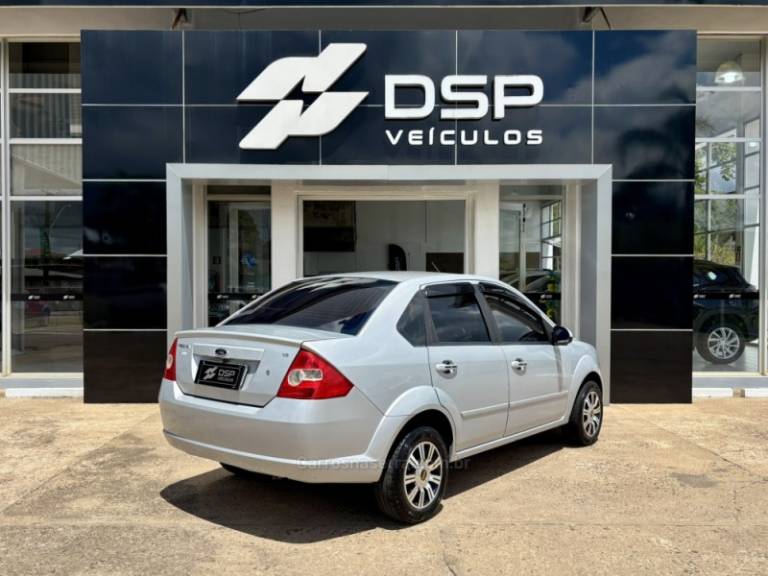 FORD - FIESTA - 2010/2010 - Prata - R$ 31.900,00