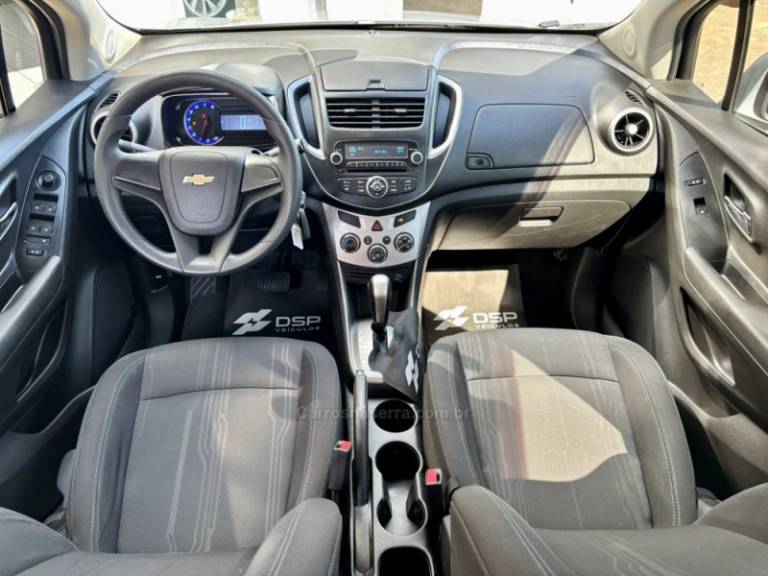 CHEVROLET - TRACKER - 2016/2016 - Prata - R$ 73.900,00